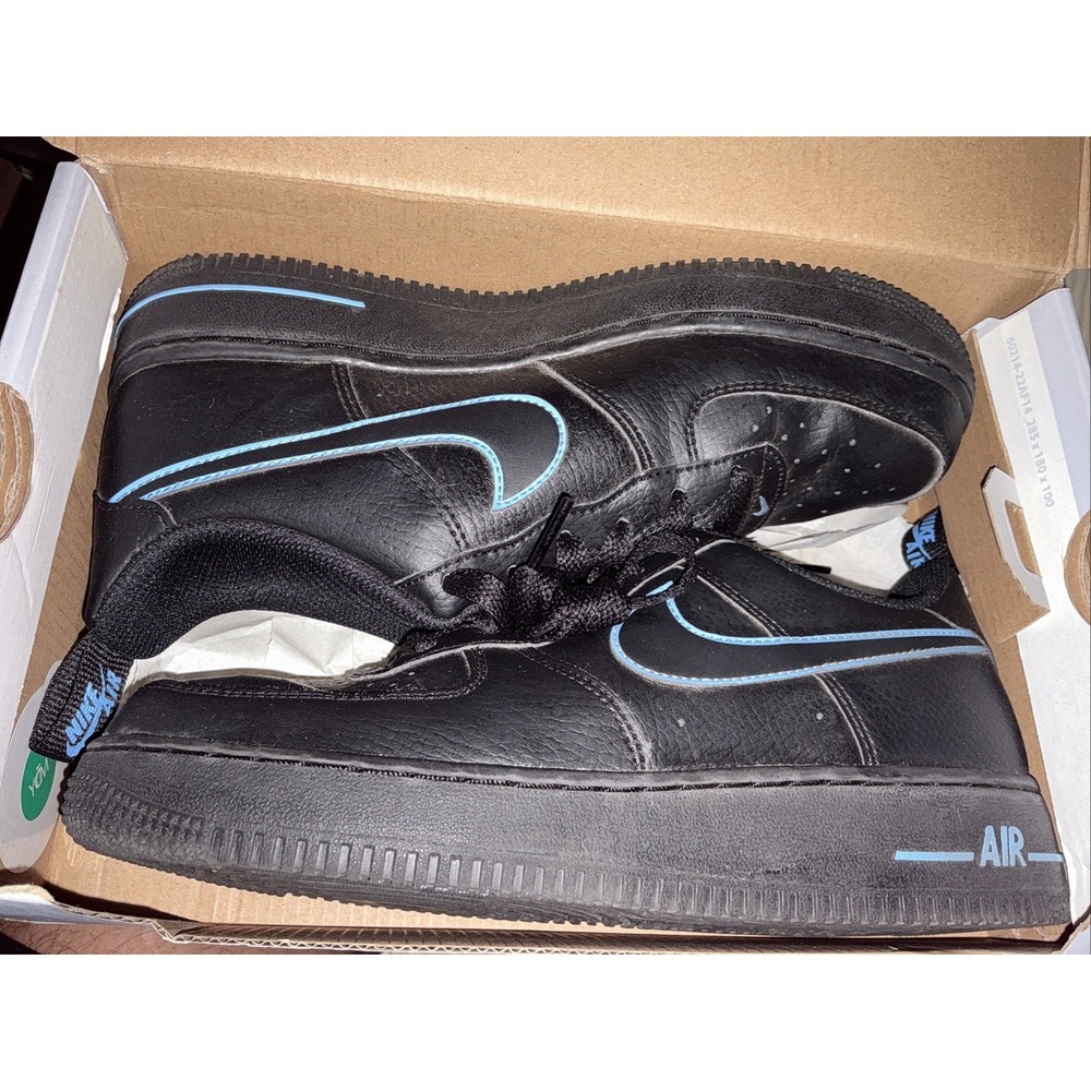 Woman's Air Force Black size 6